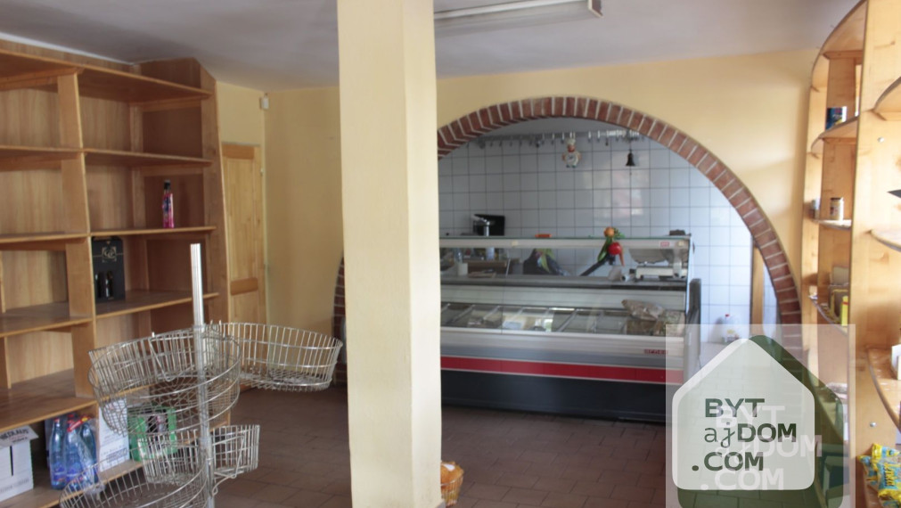 Obchod, pizzeria a nájomné byty pod jednou strechou v Zohore