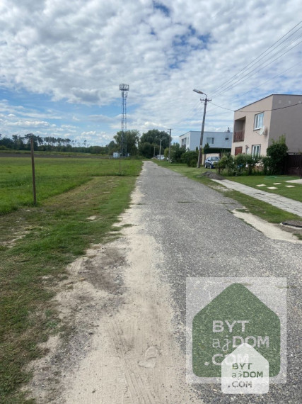 Výhodná investičná kúpa - predaj pozemku v Malých Levároch.