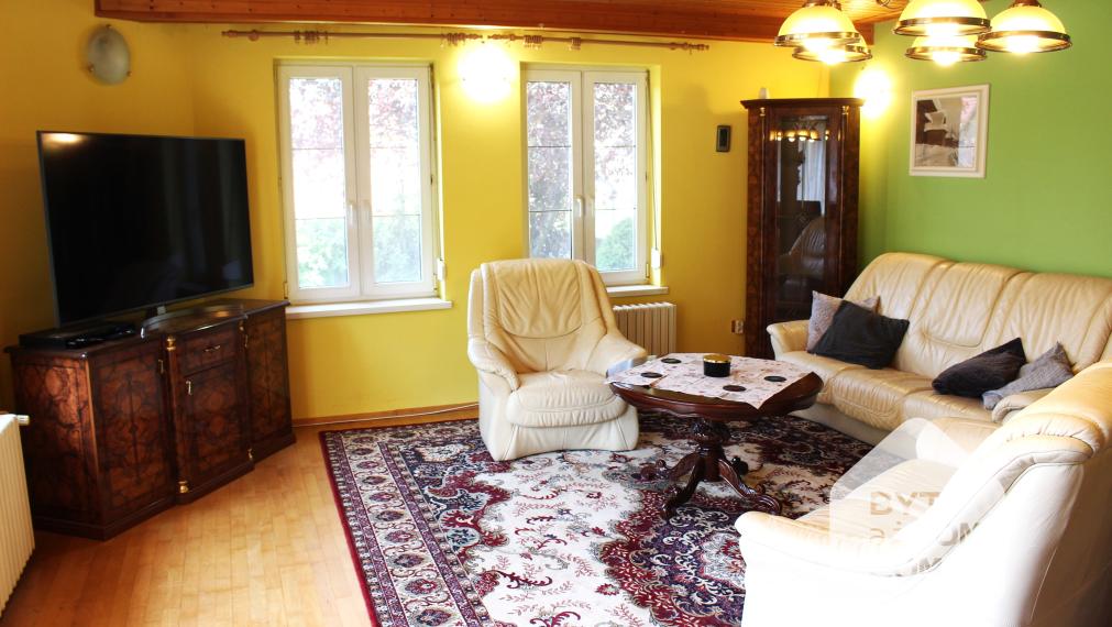 Na prenájom 5-izbový rodinný dom s veľkou garážou v Lamači.