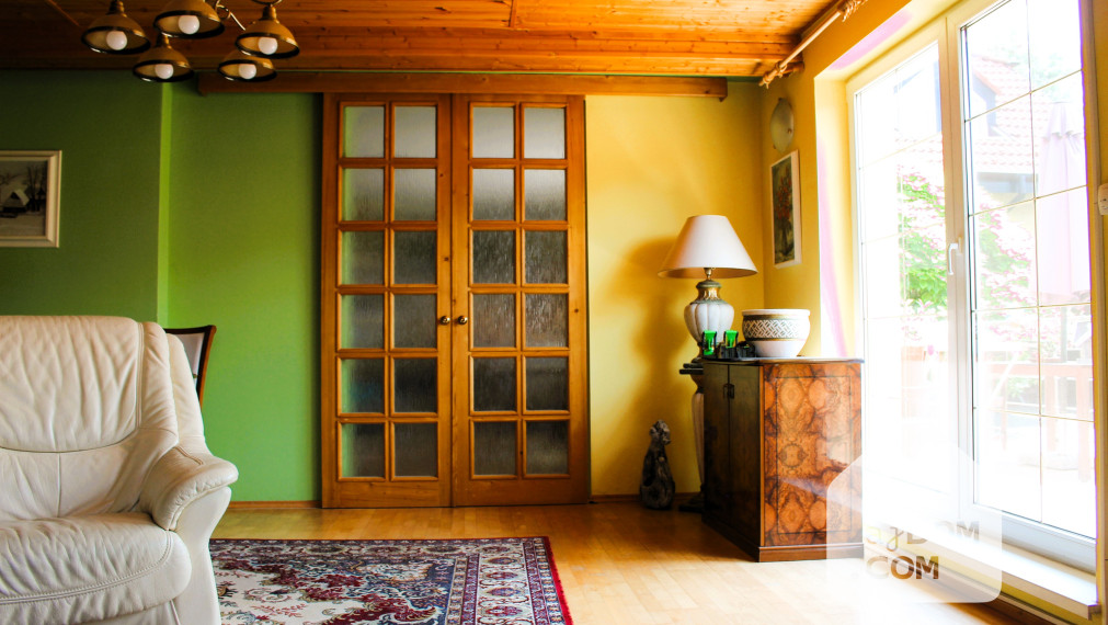 Na prenájom 5-izbový rodinný dom s veľkou garážou v Lamači.