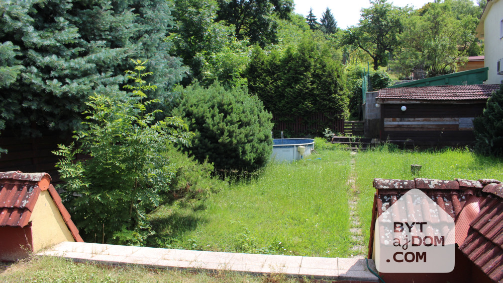 Na prenájom 5-izbový rodinný dom s veľkou garážou v Lamači.