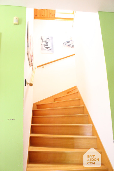 Na prenájom 5-izbový rodinný dom v Lamači.