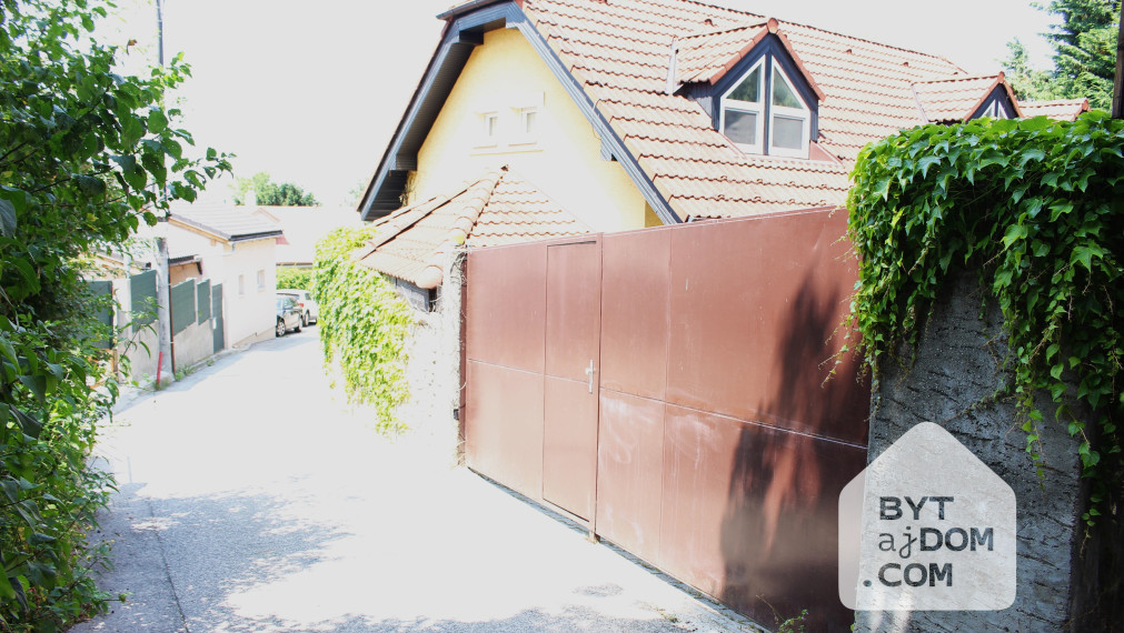 Na prenájom veľká garáž v Lamači.