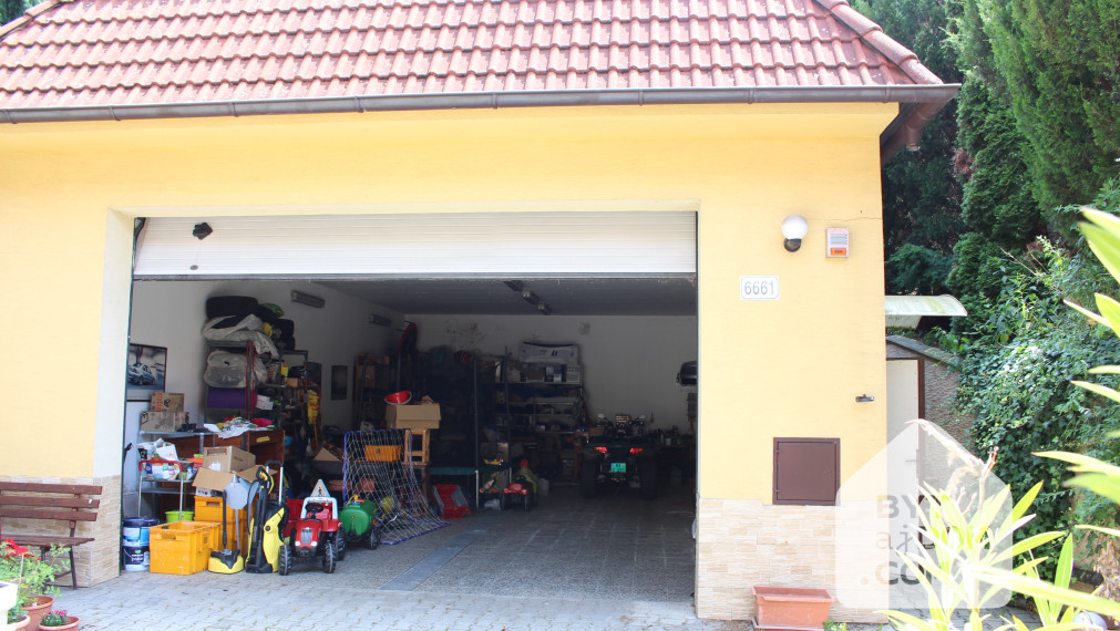 Na prenájom veľká garáž v Lamači.