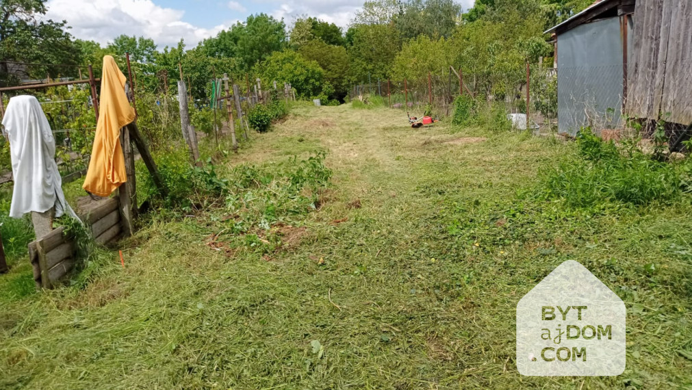 Na predaj: Pozemok so starším rodinným domom v Stupave