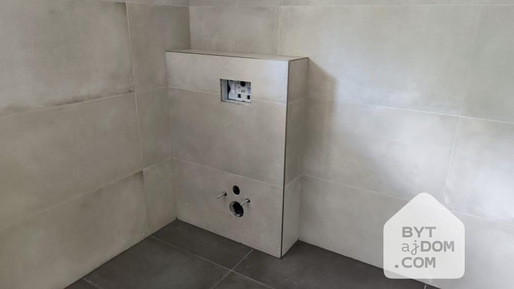 Na predaj velký 4-izbový bungalov pri obci Závod - Tomky