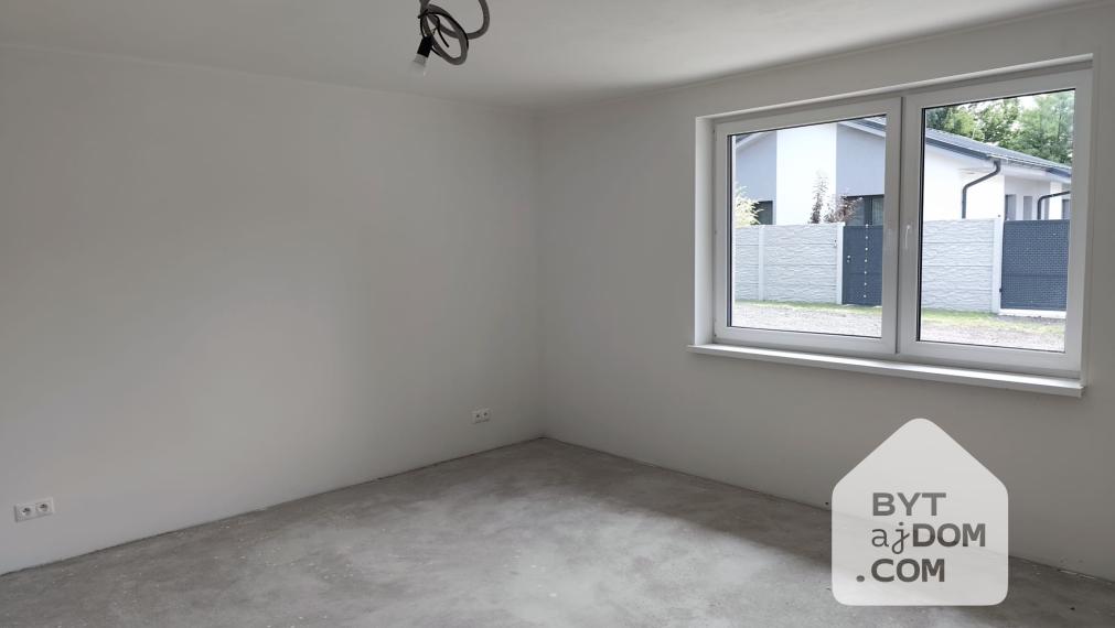 Na predaj velký 4-izbový bungalov pri obci Závod - Tomky