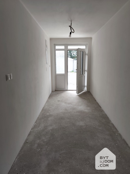 Na predaj velký 4-izbový bungalov pri obci Závod - Tomky