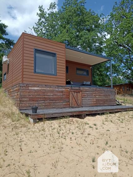 Predaj modernej chaty s pozemkom pri jazere v Záhorí