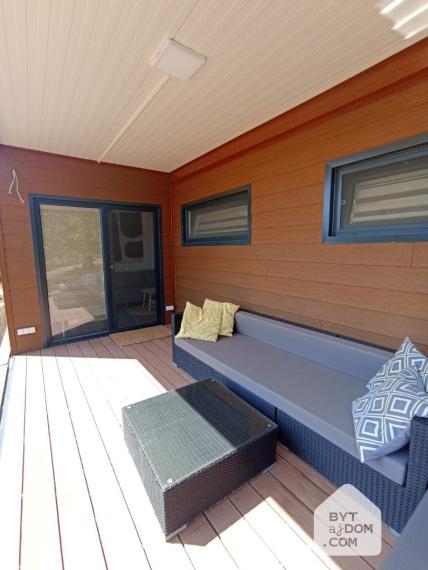 Predaj modernej chaty s pozemkom pri jazere v Záhorí