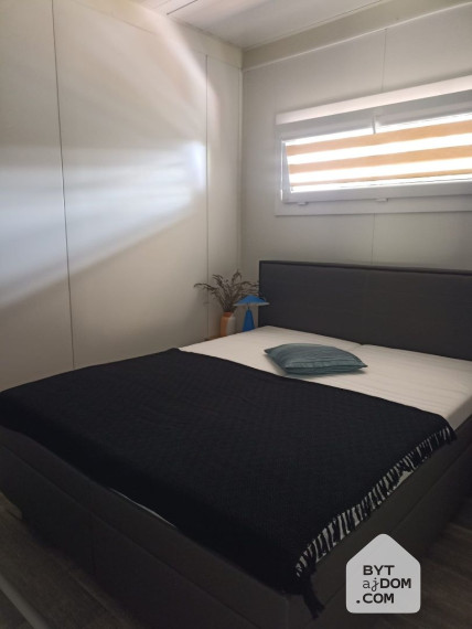 Predaj modernej chaty s pozemkom pri jazere v Záhorí