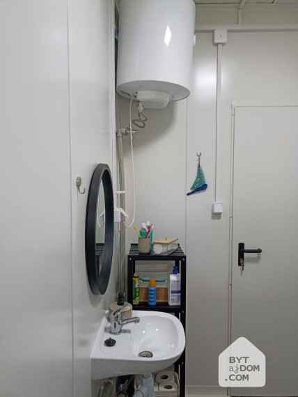 Predaj modernej chaty s pozemkom pri jazere v Záhorí