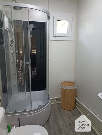 Predaj modernej chaty s pozemkom pri jazere v Záhorí