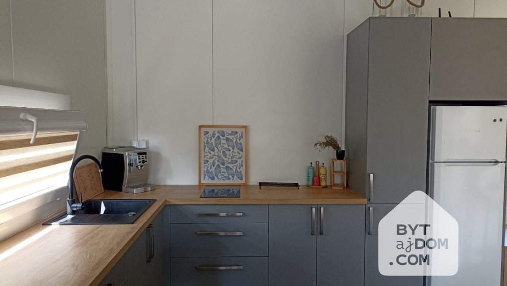 Predaj modernej chaty s pozemkom pri jazere v Záhorí