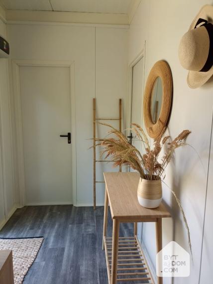 Predaj modernej chaty s pozemkom pri jazere v Záhorí