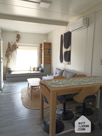 Predaj modernej chaty s pozemkom pri jazere v Záhorí