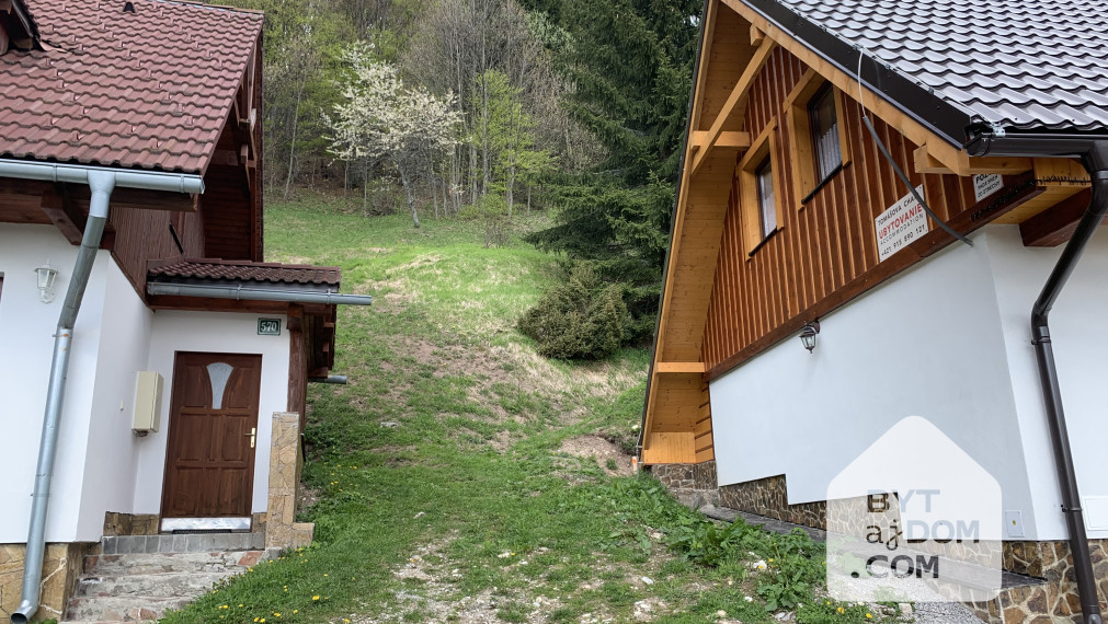 Na predaj pozemok 812 m² v srdci Donovál