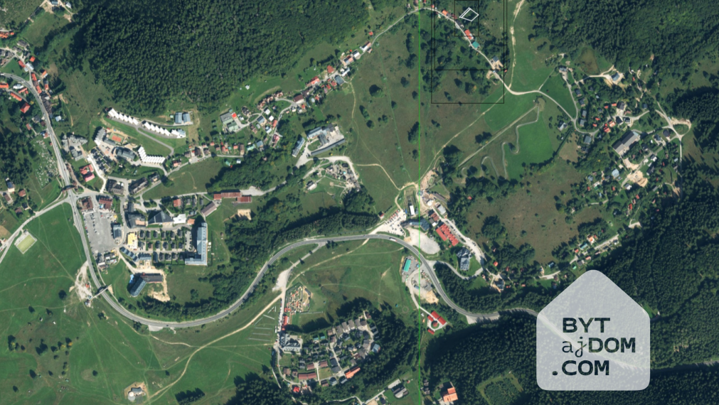 Na predaj pozemok 812 m² v srdci Donovál