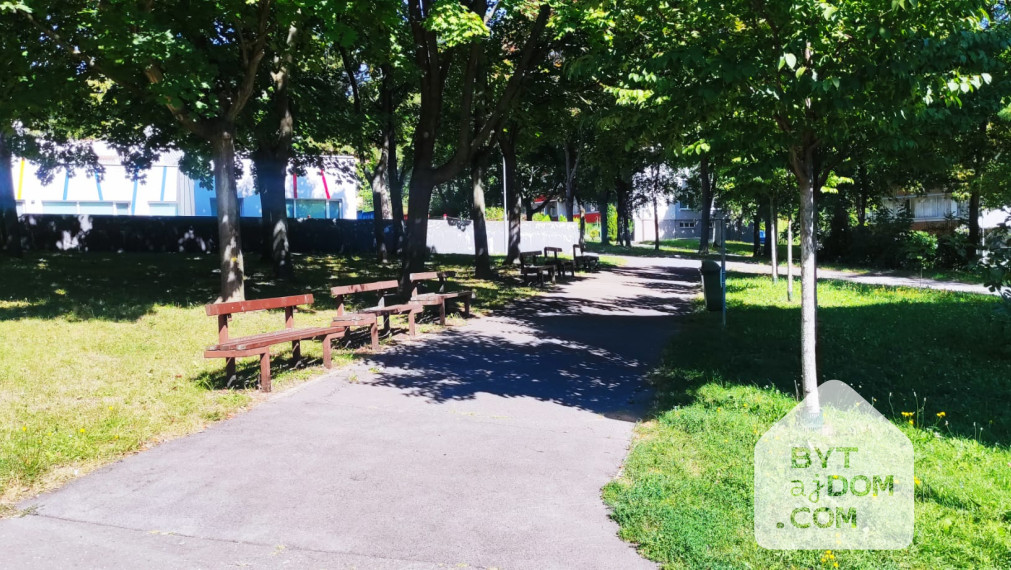 REZERVOVANÝ 3-izbový byt v Dúbravke.