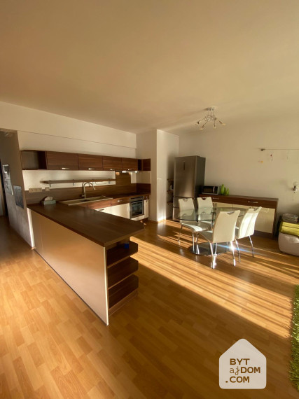 Na predaj štýlový 3-izbový apartmán na Jegeho Alej BA