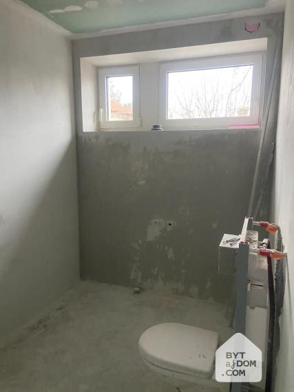 Na predaj moderný dvojpodlažný 5-izbový rodinný dom v Lamači