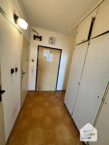 Na predaj priestranná garsónka 35 m2 Bratislava IV DNV