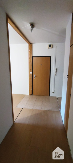 Na predaj 3-izbový byt na Studenohorskej ulici v Lamači.