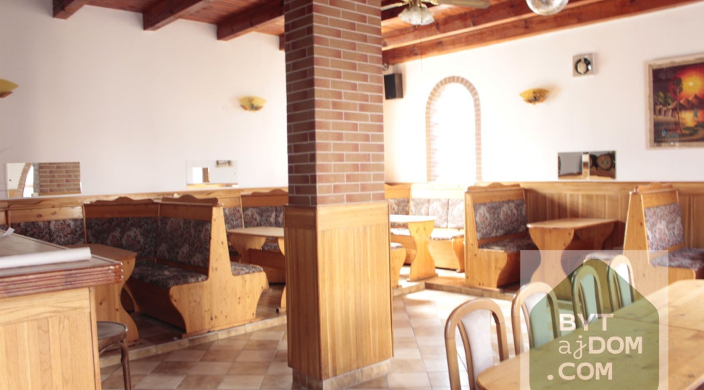 Obchod, pizzeria a nájomné byty pod jednou strechou v Zohore