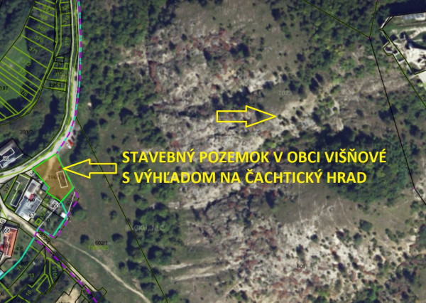 Výnimočný stavebný pozemok s výhľadom na Čachtický hrad.